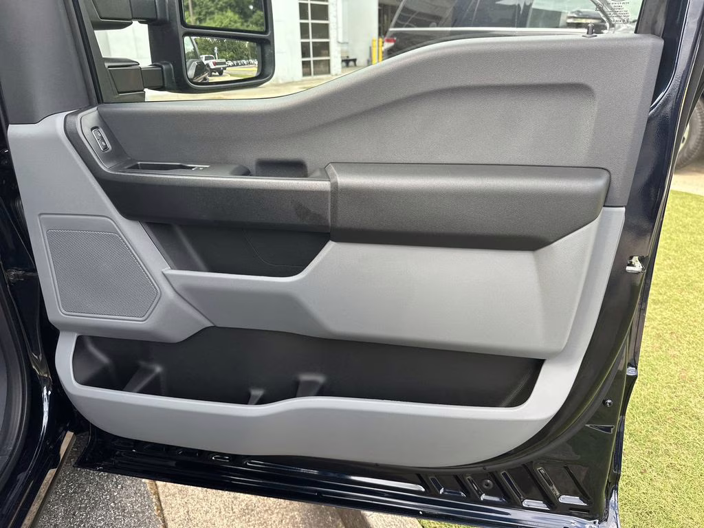 2025 Antimatter Blue Metallic Ford Super Duty F-350 SRW XL RWD Truck