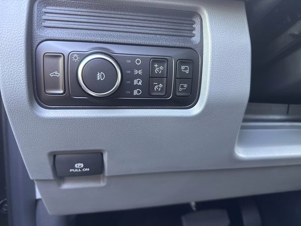 2025 Antimatter Blue Metallic Ford Super Duty F-350 SRW XL RWD Truck