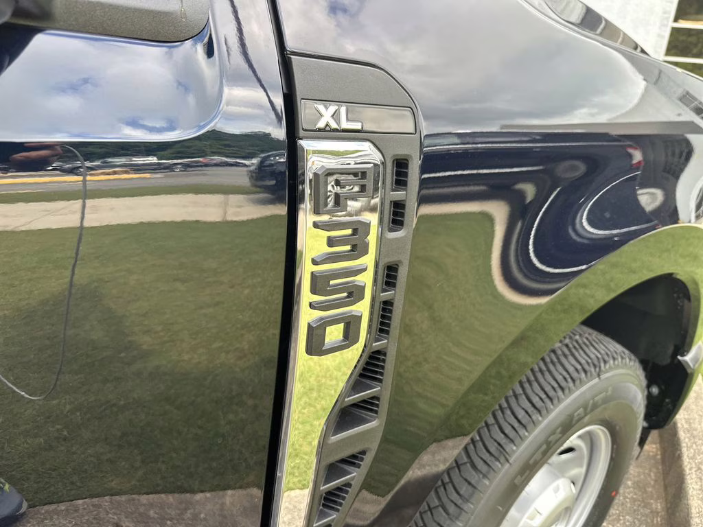 2025 Antimatter Blue Metallic Ford Super Duty F-350 SRW XL RWD Truck