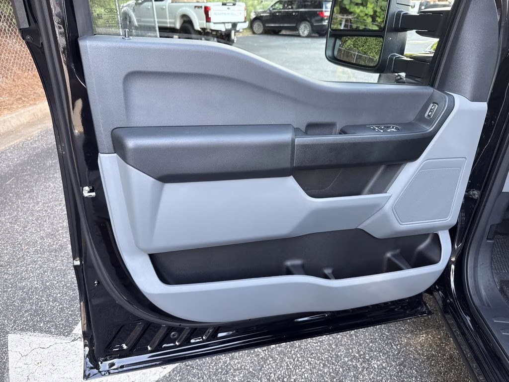 2026 Agate Black Metallic Ford Super Duty F-350 SRW XL RWD Truck