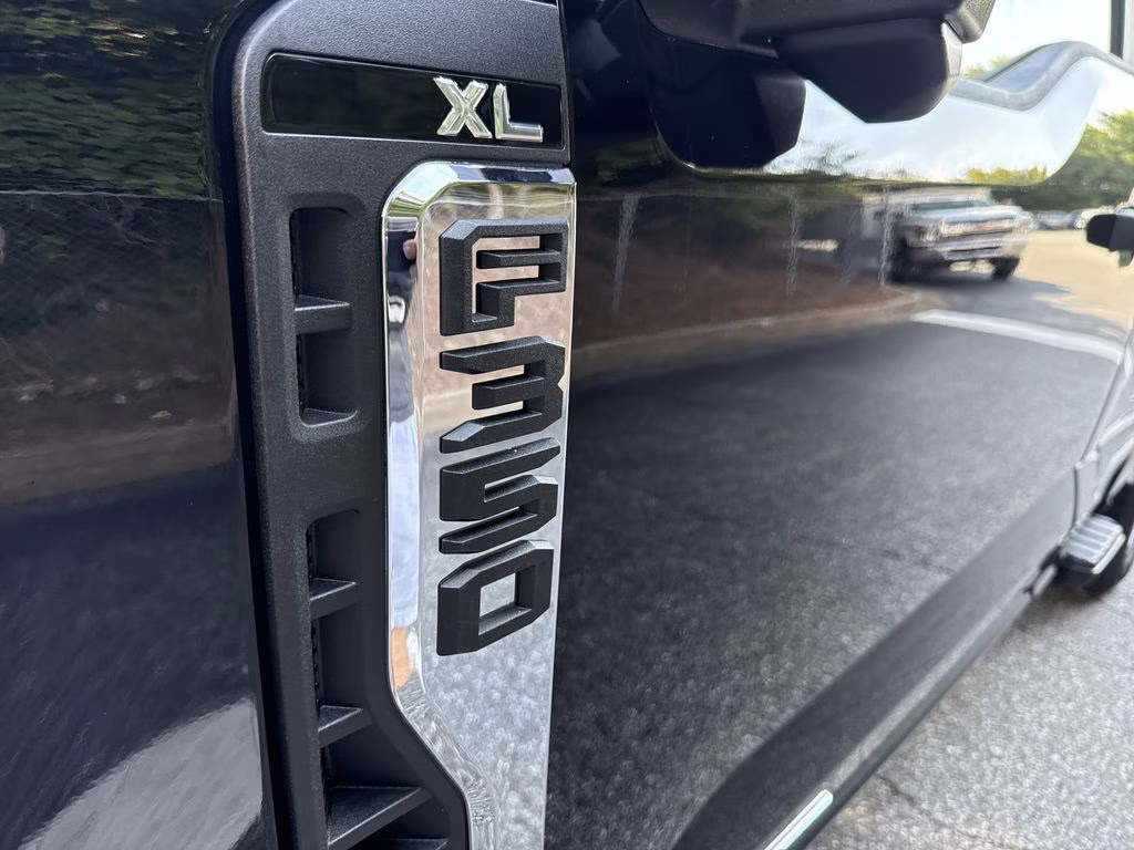 2026 Agate Black Metallic Ford Super Duty F-350 SRW XL RWD Truck
