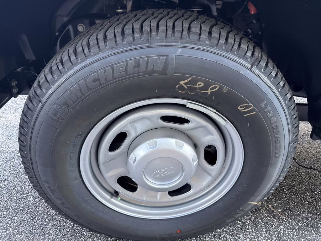 2026 Avalanche Ford Super Duty F-350 SRW XL RWD Truck