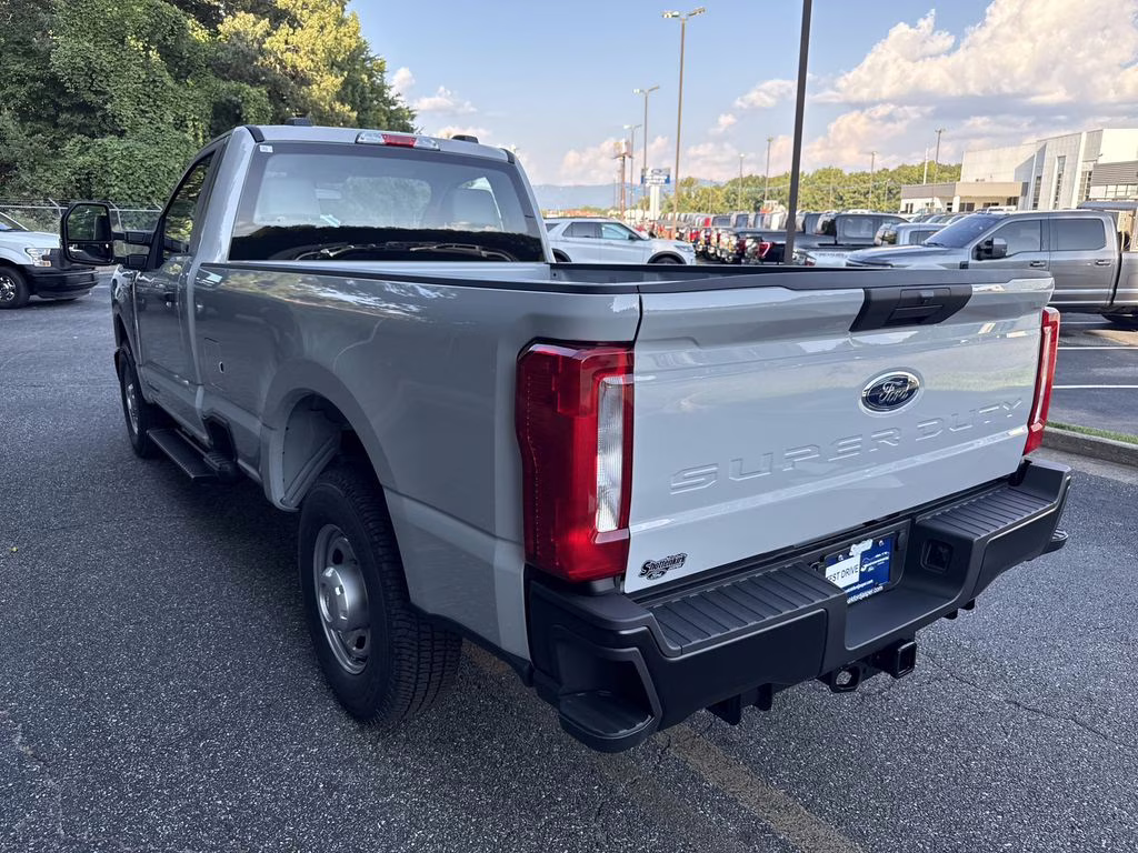 2026 Avalanche Ford Super Duty F-350 SRW XL RWD Truck