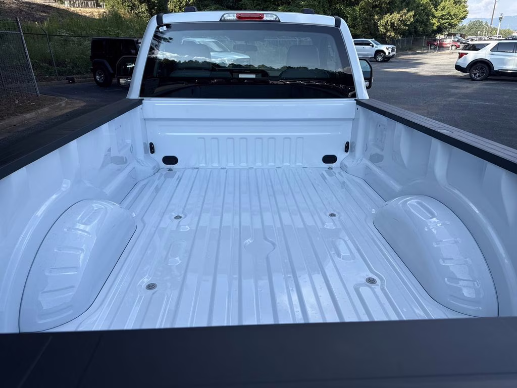 2026 Oxford White Ford Super Duty F-350 SRW XL RWD Truck