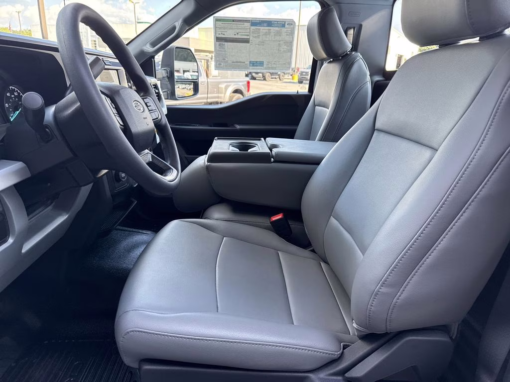 2026 Oxford White Ford Super Duty F-350 SRW XL RWD Truck