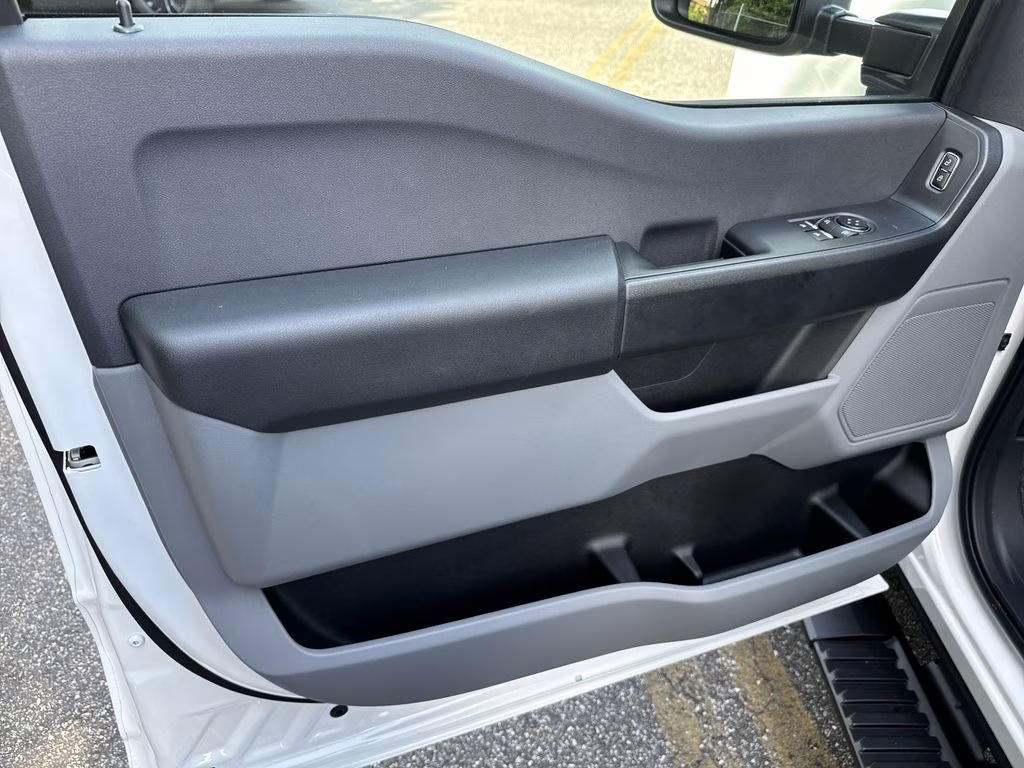 2025 Oxford White Ford Super Duty F-350 SRW XL RWD Truck