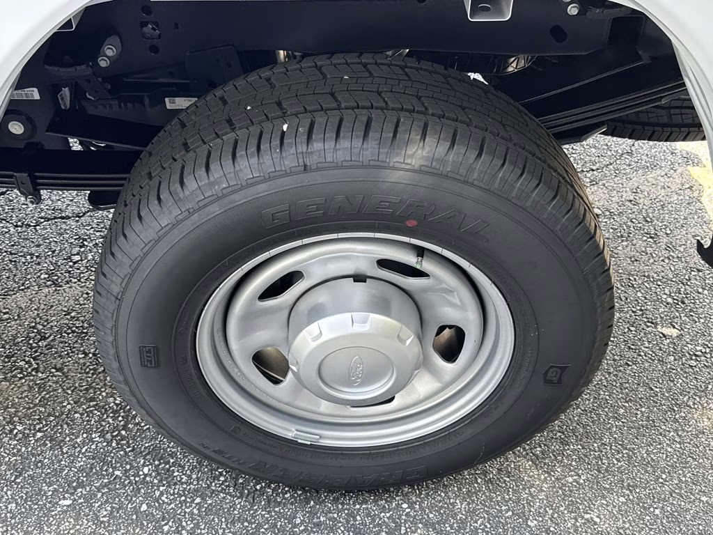 2025 Oxford White Ford Super Duty F-350 SRW XL RWD Truck