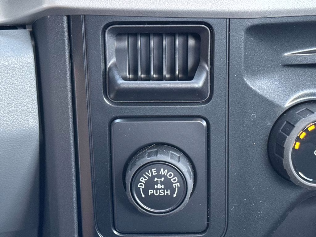 2025 Oxford White Ford Super Duty F-350 SRW XL RWD Truck