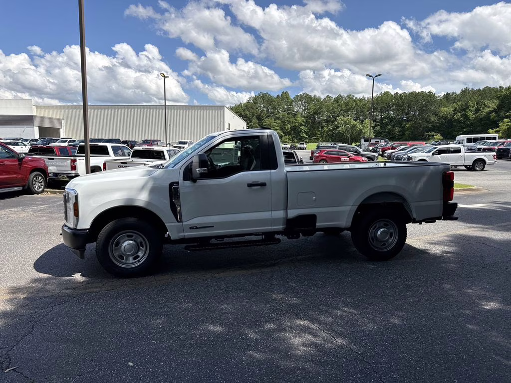 2025 Oxford White Ford Super Duty F-350 SRW XL RWD Truck