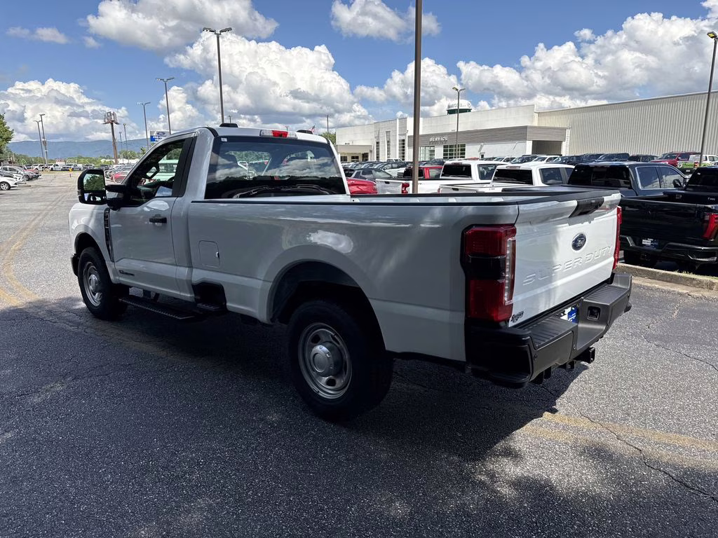 2025 Oxford White Ford Super Duty F-350 SRW XL RWD Truck