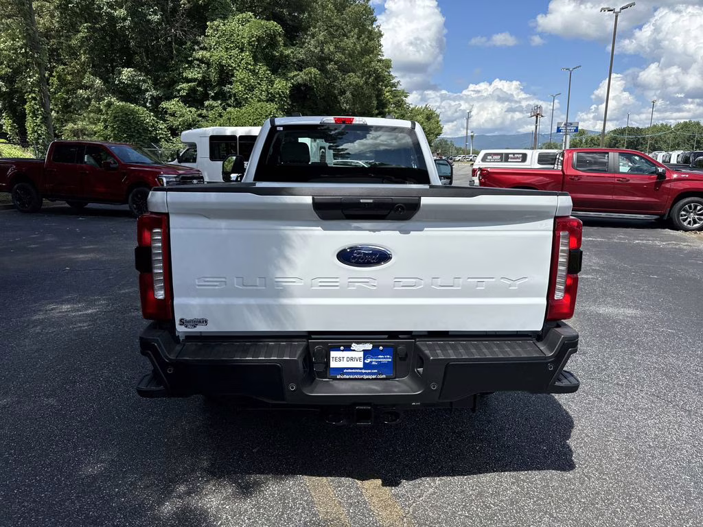 2025 Oxford White Ford Super Duty F-350 SRW XL RWD Truck