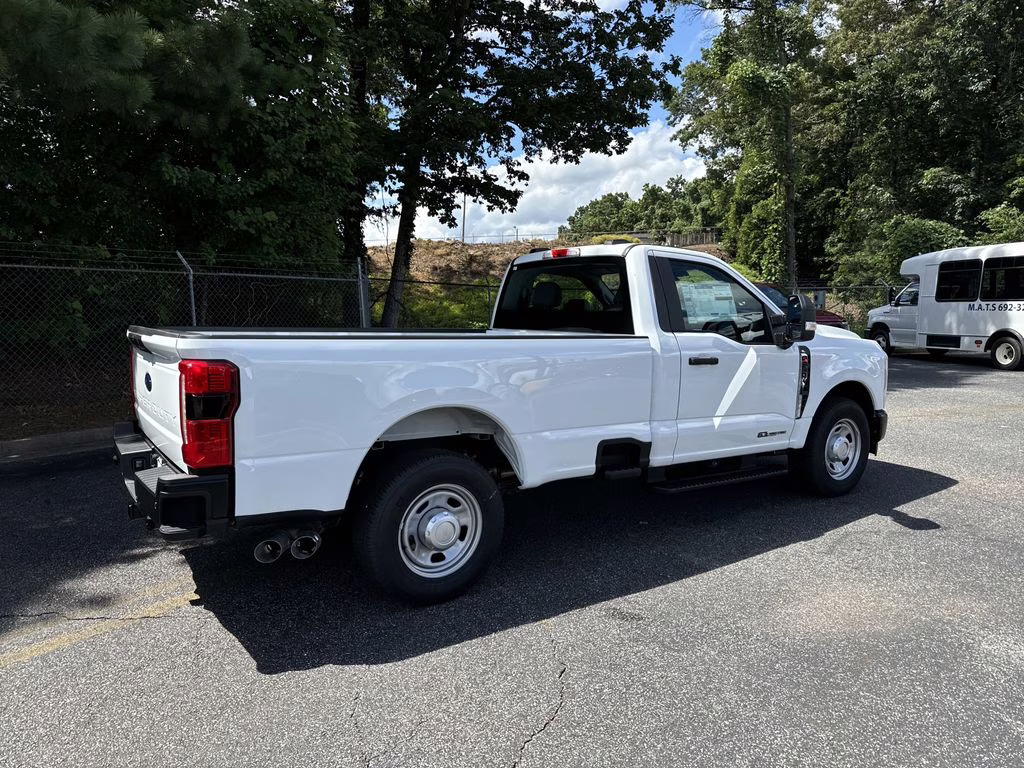 2025 Oxford White Ford Super Duty F-350 SRW XL RWD Truck