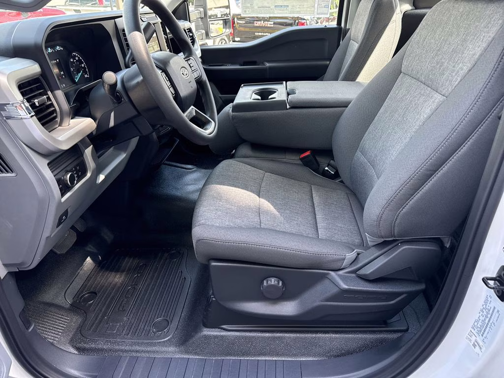 2025 Oxford White Ford Super Duty F-350 SRW XL RWD Truck