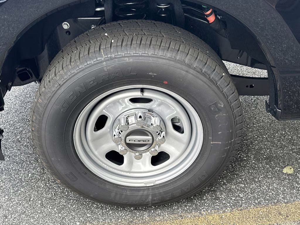 2025 Agate Black Metallic Ford Super Duty F-350 SRW XL RWD Truck