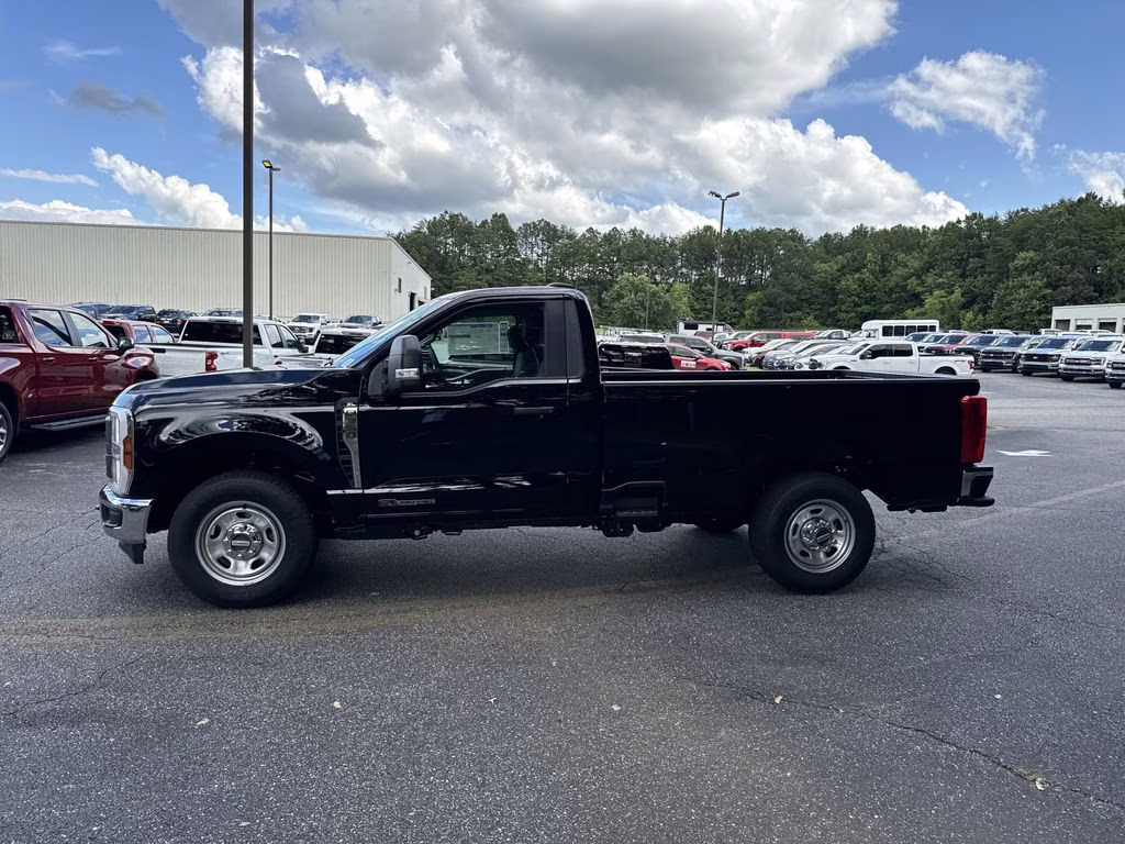 2025 Agate Black Metallic Ford Super Duty F-350 SRW XL RWD Truck