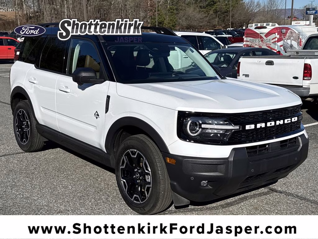 2025 Oxford White Ford Bronco Sport Outer Banks 4X4 SUV