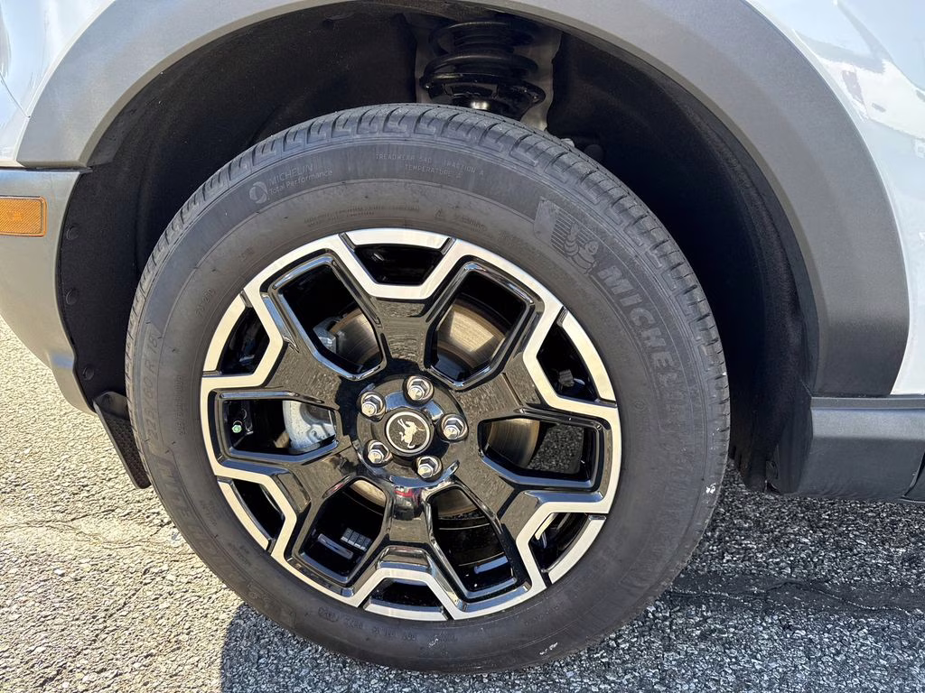 2025 Oxford White Ford Bronco Sport Outer Banks 4X4 SUV