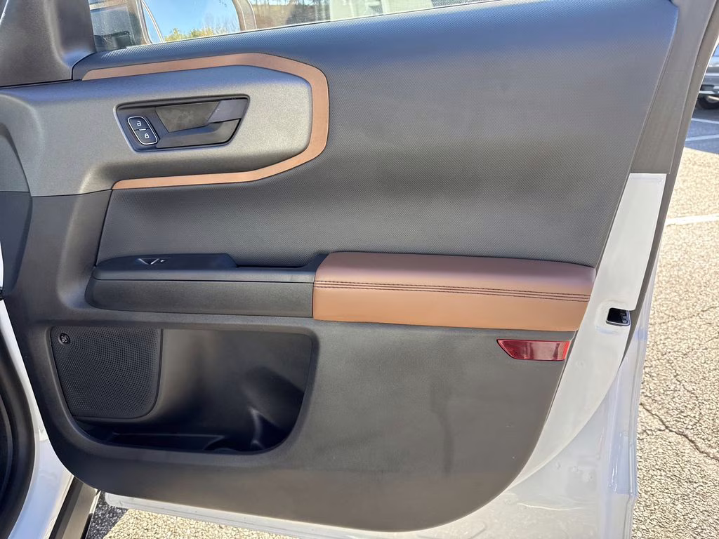 2025 Oxford White Ford Bronco Sport Outer Banks 4X4 SUV