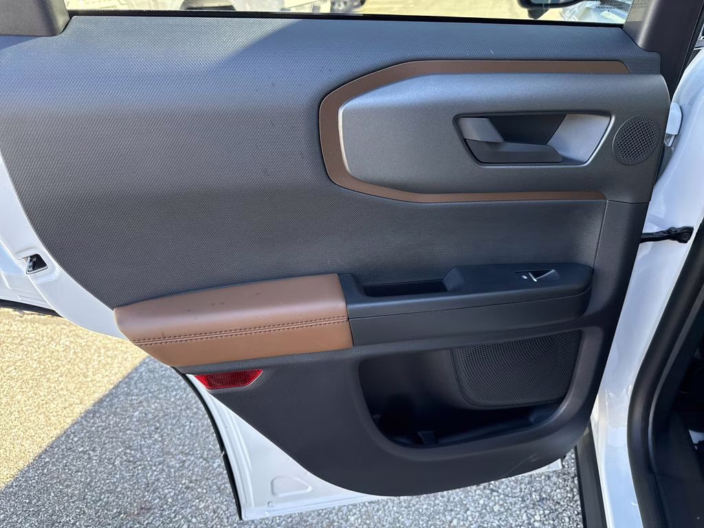 2025 Oxford White Ford Bronco Sport Outer Banks 4X4 SUV