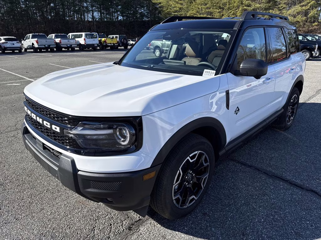 2025 Oxford White Ford Bronco Sport Outer Banks 4X4 SUV