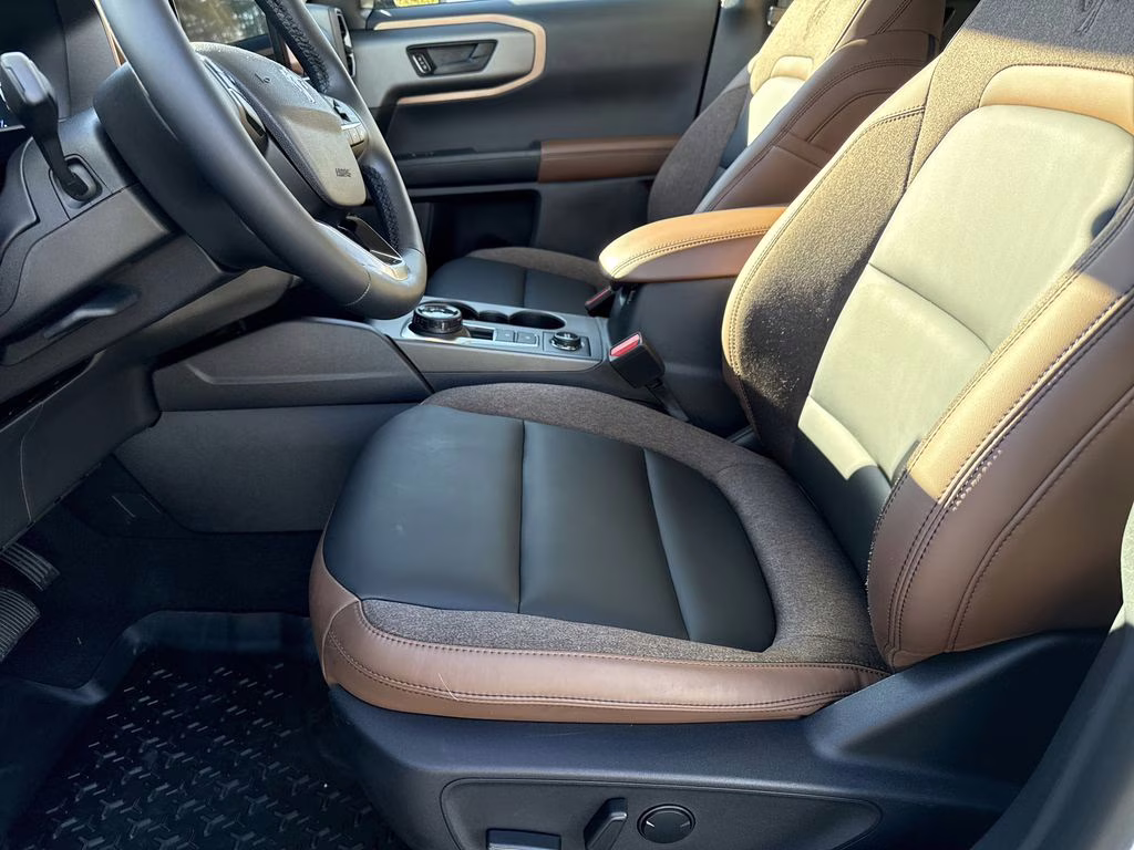 2025 Oxford White Ford Bronco Sport Outer Banks 4X4 SUV