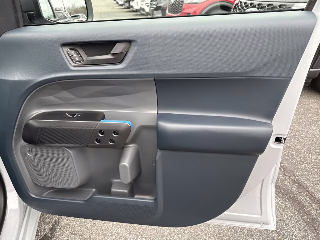 2026 White Metallic Ford Maverick Lobo Standard AWD Truck