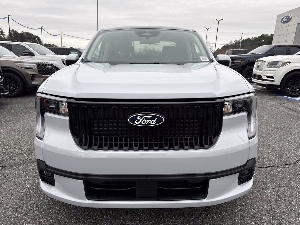 2026 White Metallic Ford Maverick Lobo Standard AWD Truck