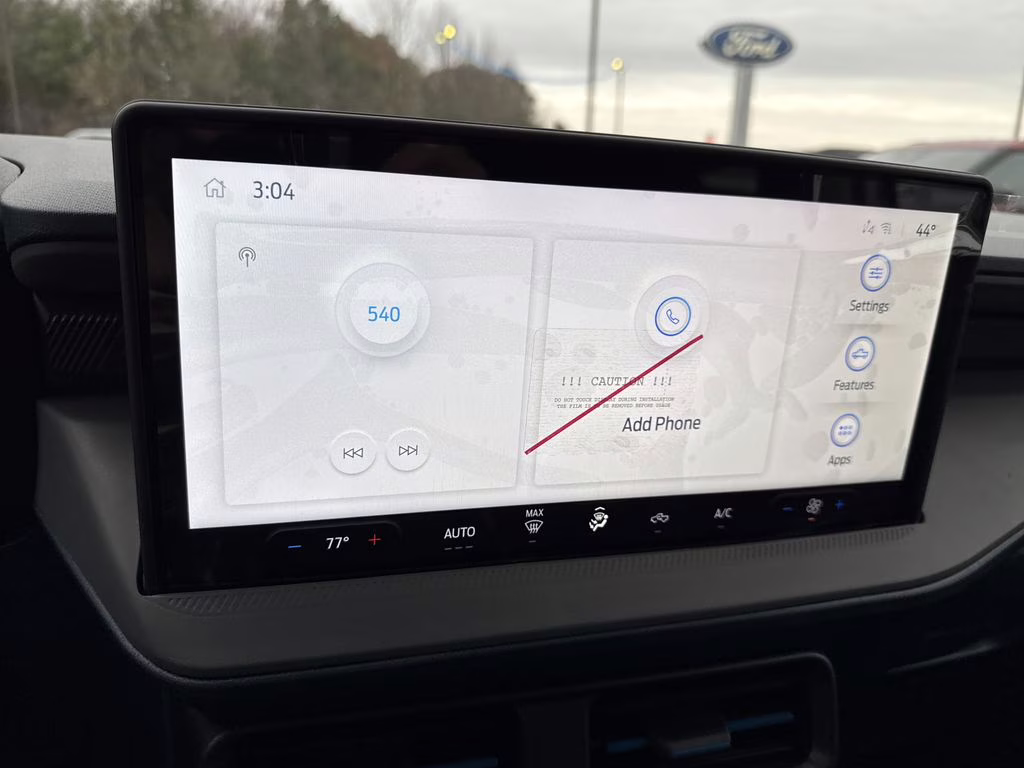 2026 White Metallic Ford Maverick Lobo Standard AWD Truck