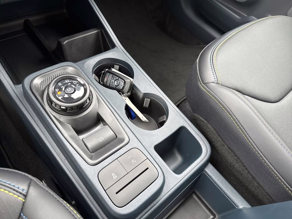 2026 White Metallic Ford Maverick Lobo Standard AWD Truck