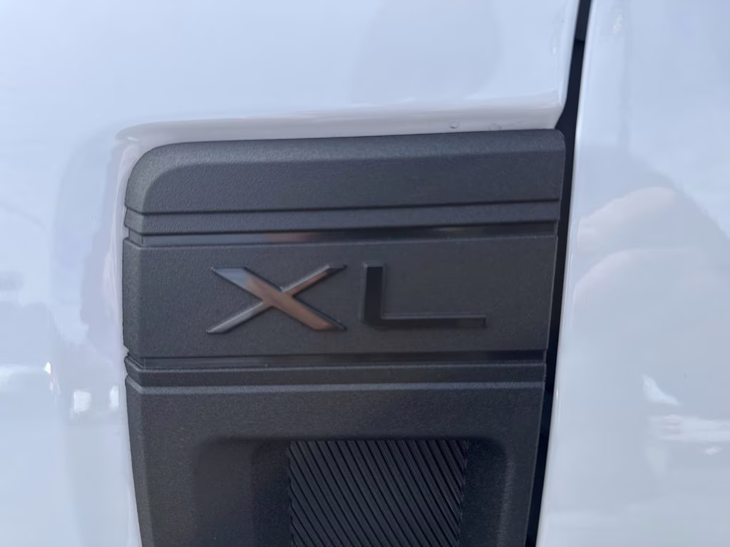 2026 Oxford White Ford Maverick XL AWD Truck