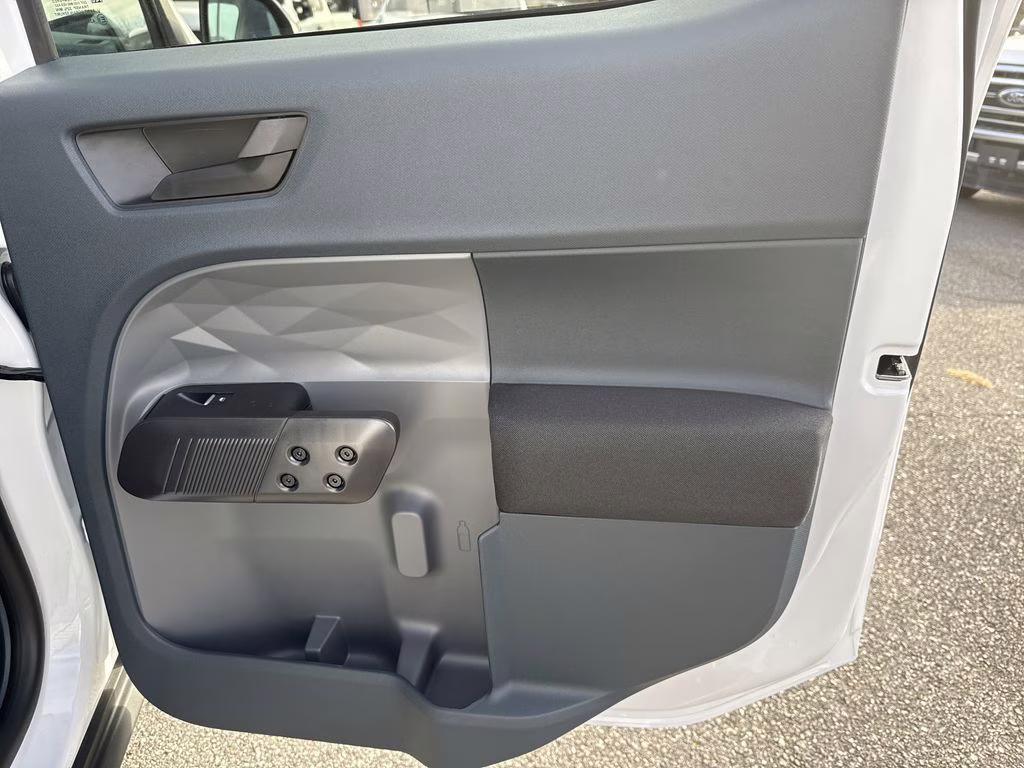 2026 Oxford White Ford Maverick XL AWD Truck