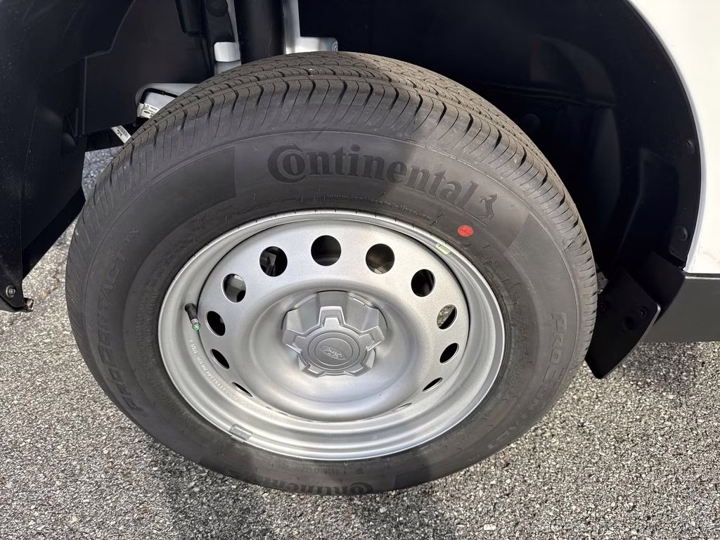 2026 Oxford White Ford Maverick XL AWD Truck