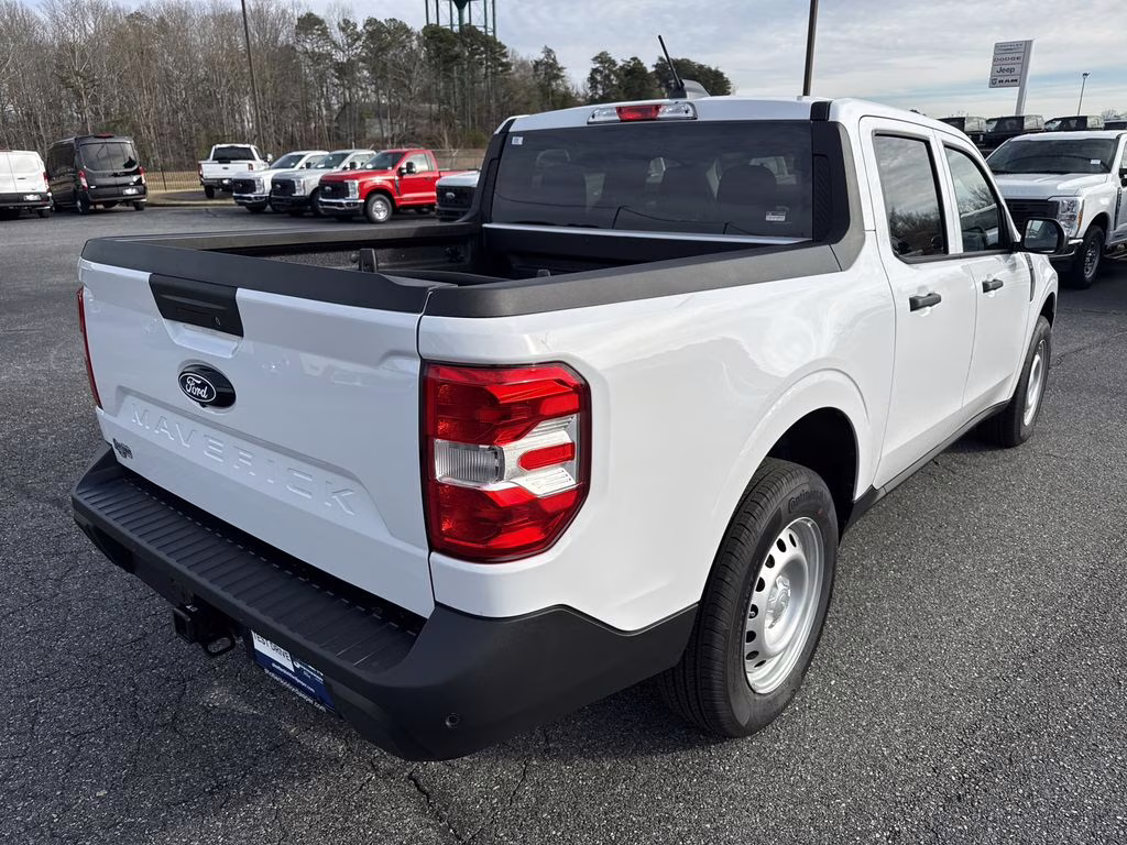 2026 Oxford White Ford Maverick XL AWD Truck