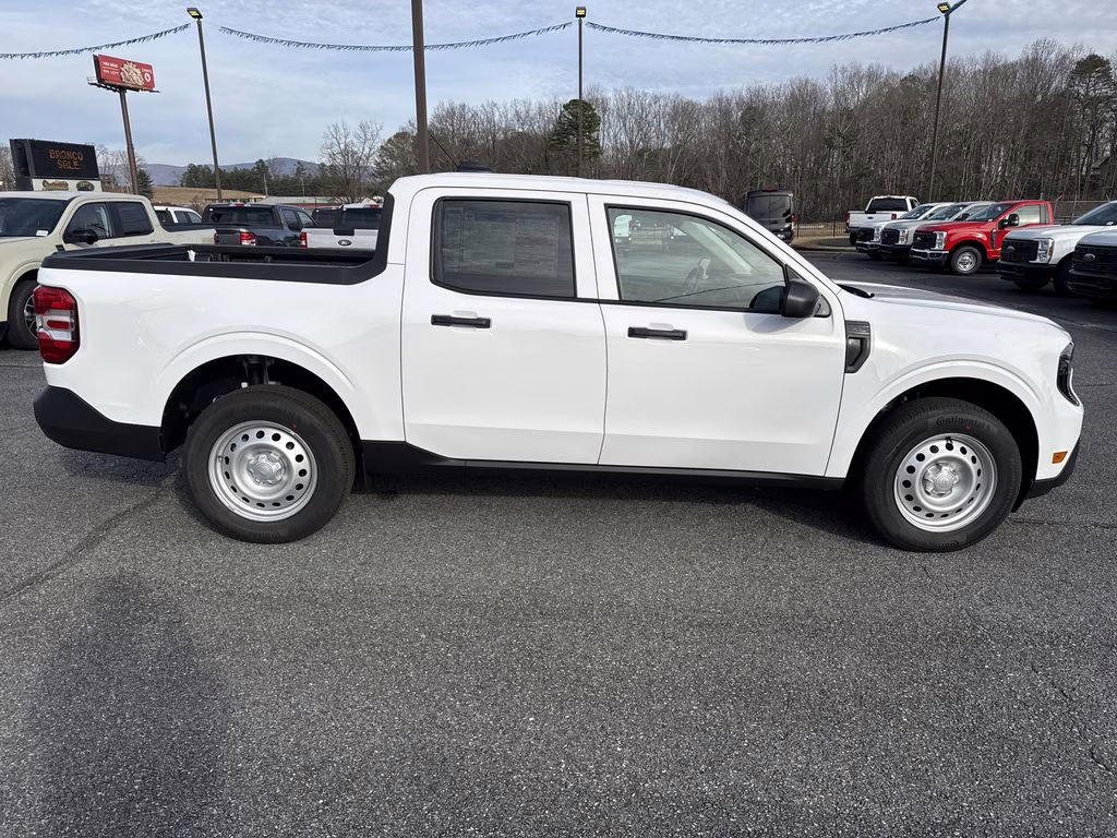 2026 Oxford White Ford Maverick XL AWD Truck