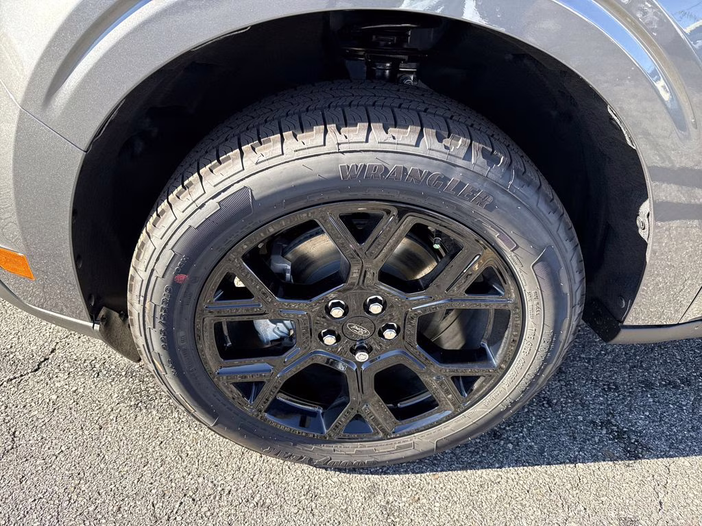 2026 Carbonized Gray Metallic Ford Maverick Lariat AWD Truck