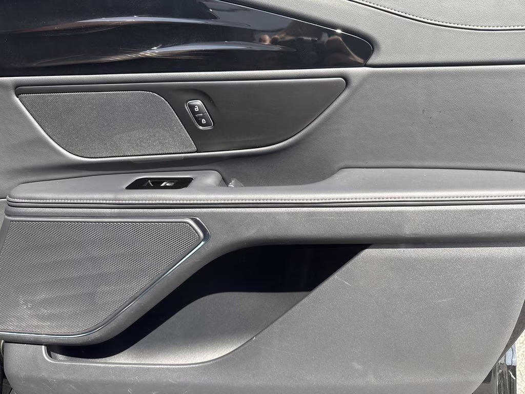 2024 Infinite Black Metallic Clearcoat Lincoln Nautilus Reserve AWD SUV