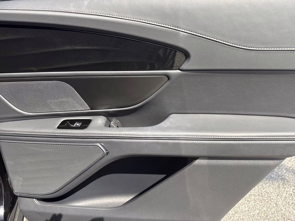 2024 Infinite Black Metallic Clearcoat Lincoln Nautilus Reserve AWD SUV