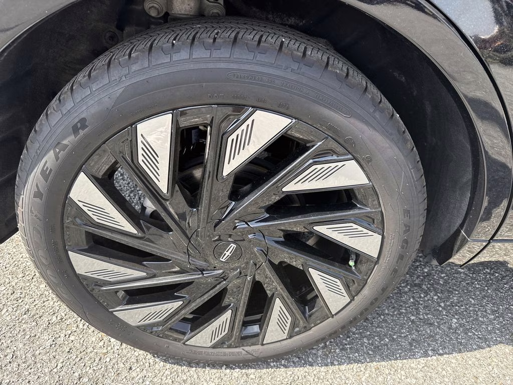 2024 Infinite Black Metallic Clearcoat Lincoln Nautilus Reserve AWD SUV