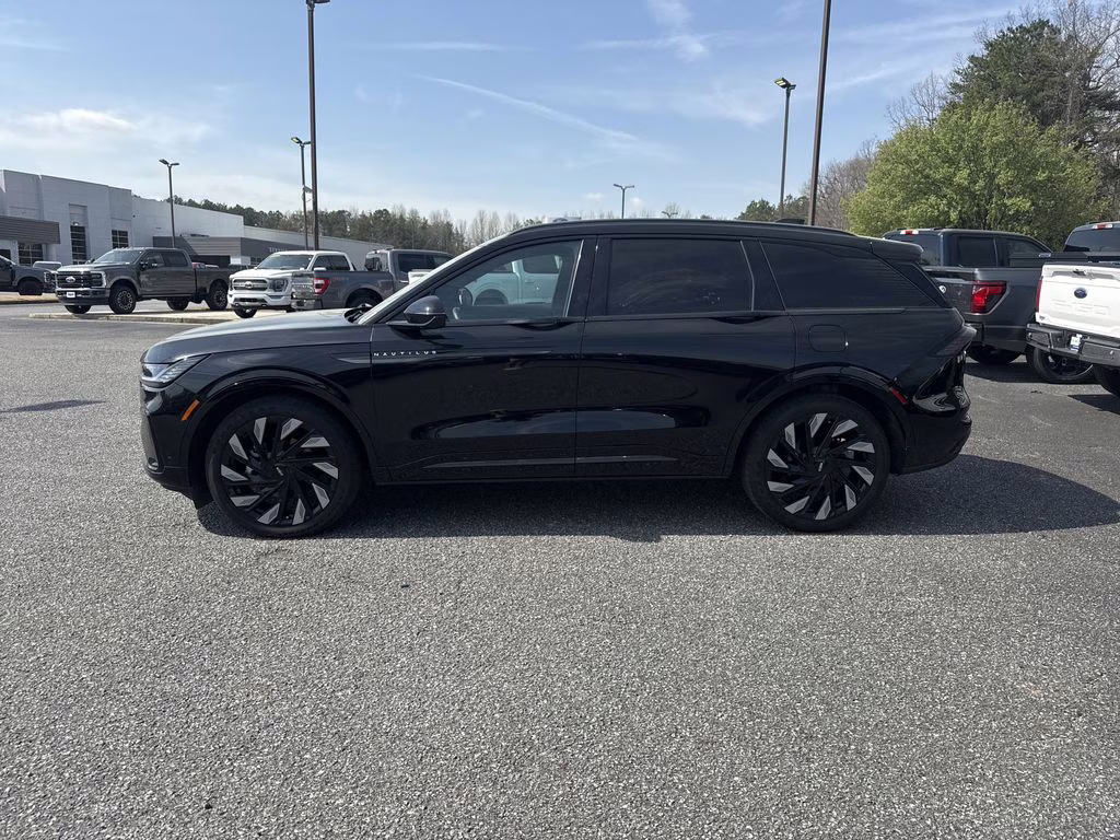 2024 Infinite Black Metallic Clearcoat Lincoln Nautilus Reserve AWD SUV