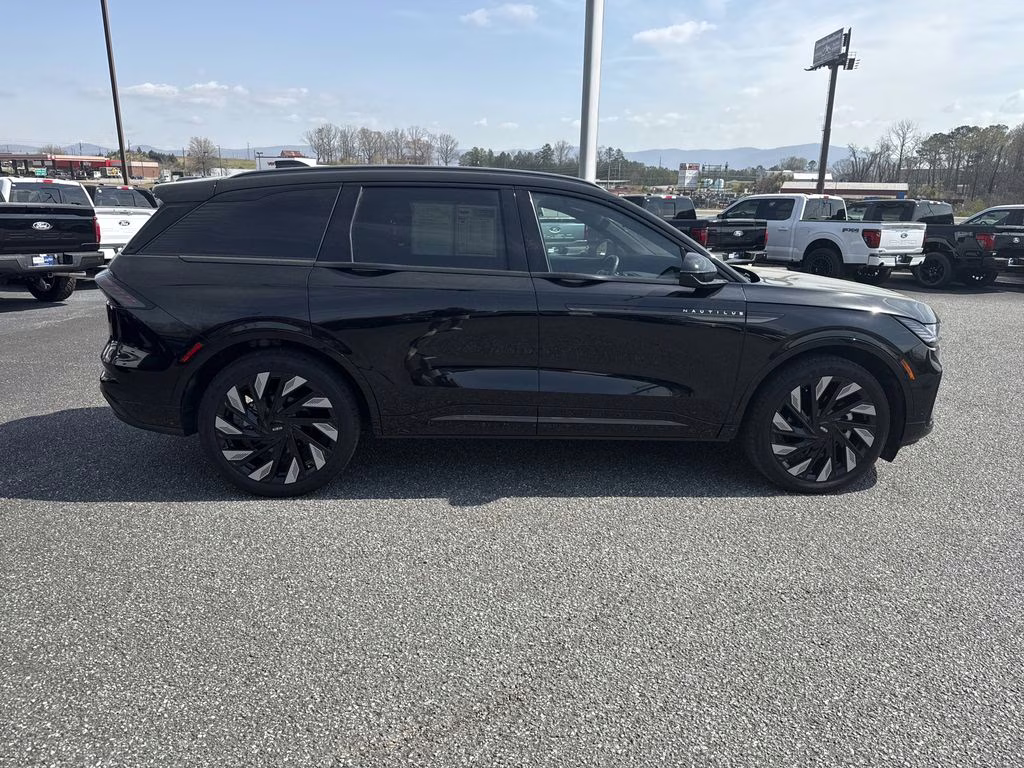 2024 Infinite Black Metallic Clearcoat Lincoln Nautilus Reserve AWD SUV