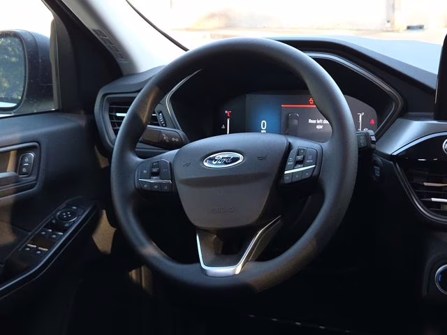 2026 Oxford White Ford Escape Active FWD SUV