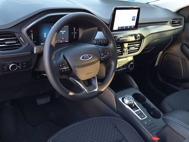 2026 Oxford White Ford Escape Active FWD SUV