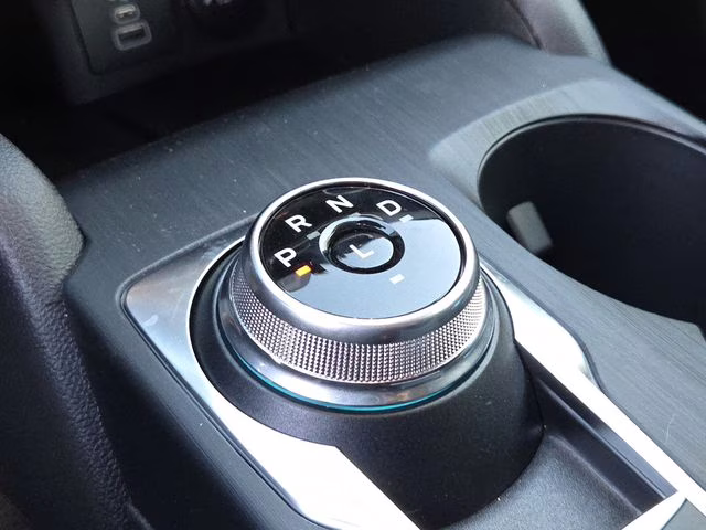 2026 Oxford White Ford Escape Active FWD SUV