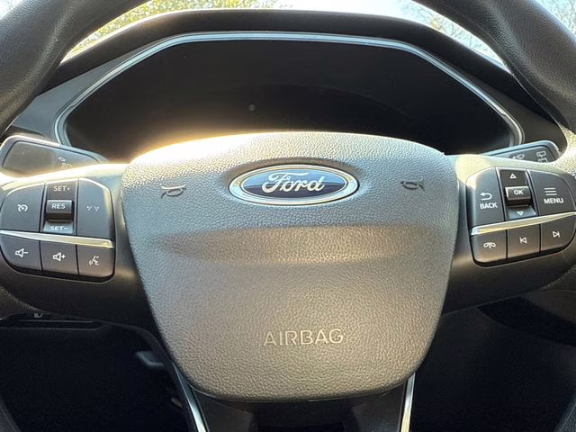 2026 Oxford White Ford Escape Active FWD SUV