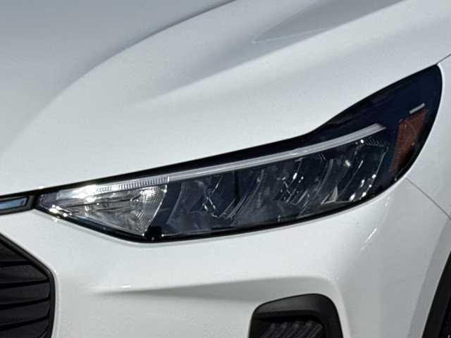 2026 Oxford White Ford Escape Active FWD SUV