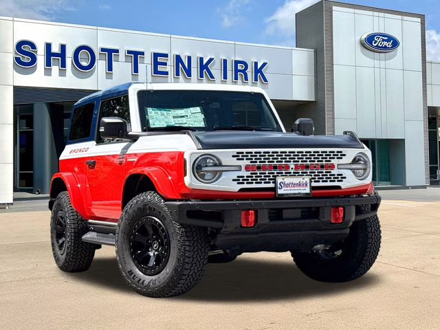 2025 Oxford White Ford Bronco Stroppe 4X4 SUV