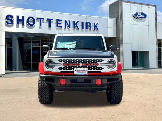 2025 Oxford White Ford Bronco Stroppe 4X4 SUV