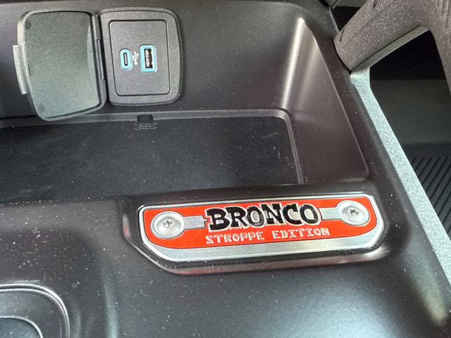 2025 Oxford White Ford Bronco Stroppe 4X4 SUV