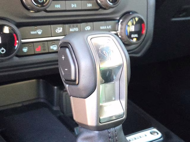 2025 Green Metallic Ford Bronco Outer Banks 4X4 SUV