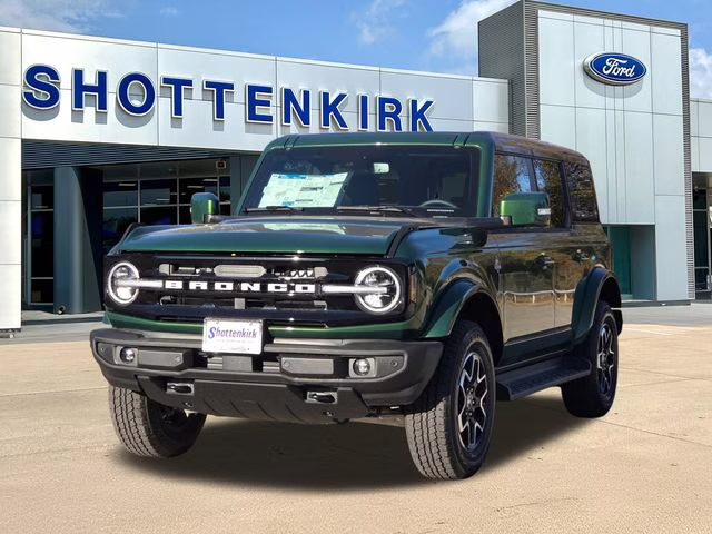2025 Green Metallic Ford Bronco Outer Banks 4X4 SUV